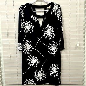 Banana Republic Black and White Floral Work Dress with No Wrinkle Fabric sz. Med